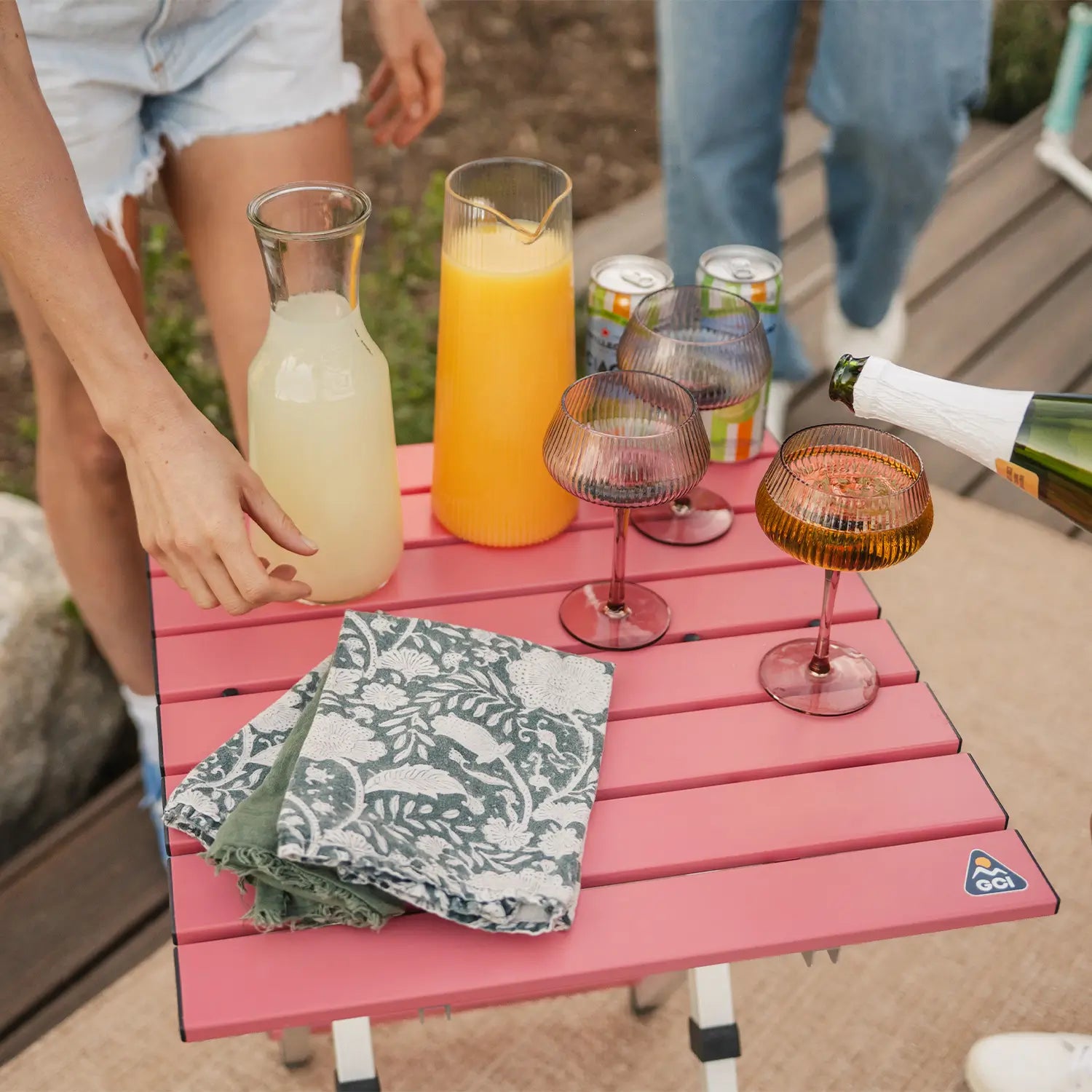 Compact Camp Table 20 | Featured Outdoor Choice | Outlandridge 81FC 32
